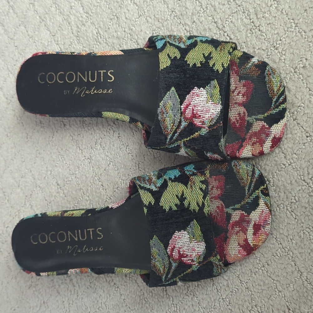 Coconuts by Matisse size 8 slides